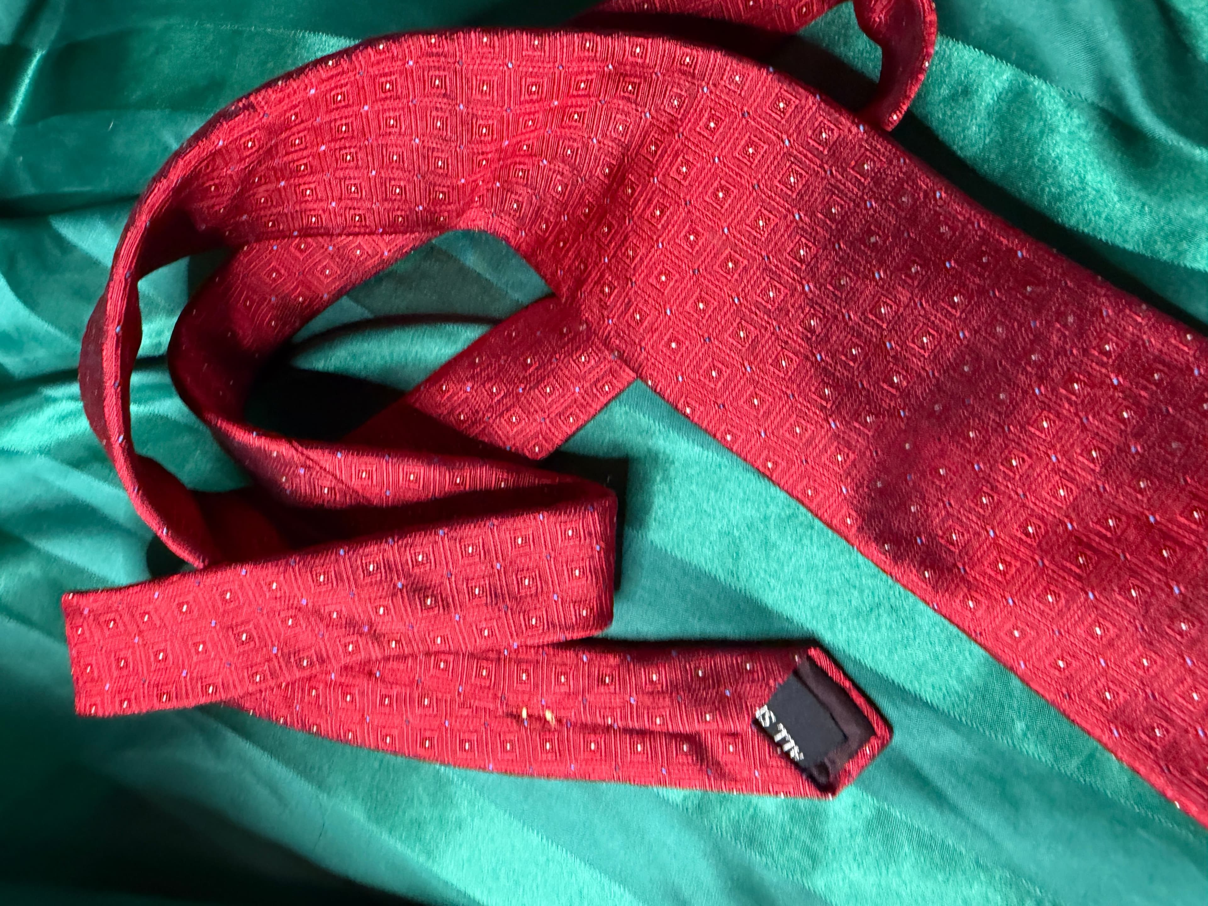 Vintage 90s Oscar de la Renta Silk Geometric Medallion Red Power Necktie - Thumbnail 3