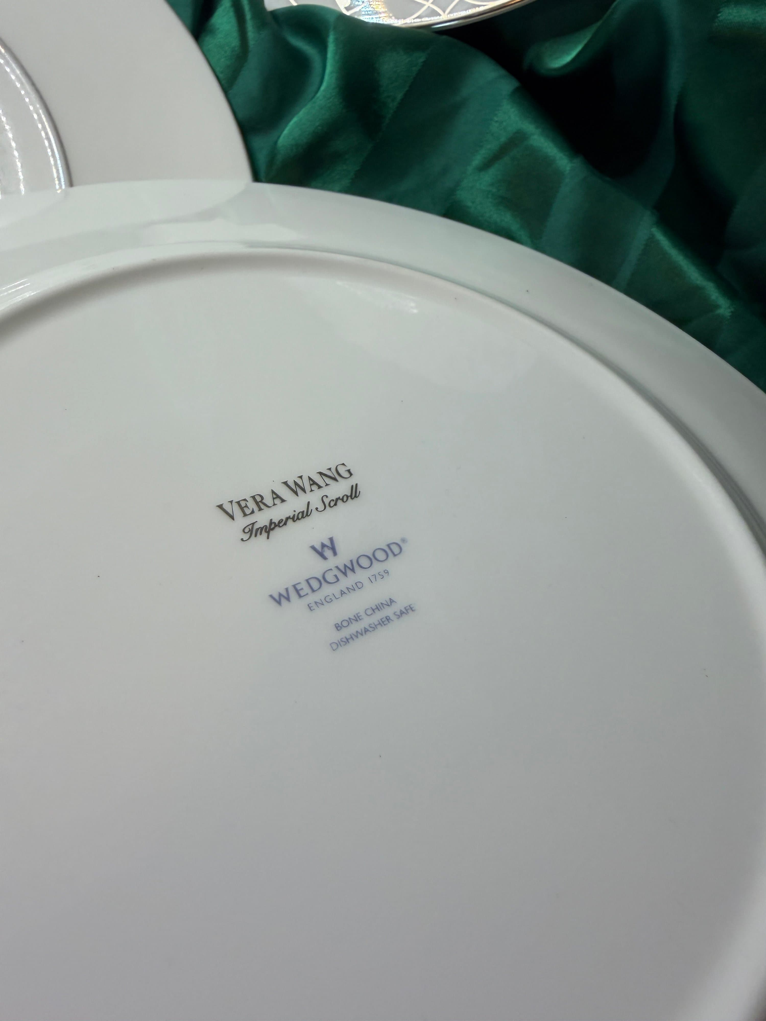 Vera Wang Wedgwood Imperial Scroll Plate Set - 2 Dinner & 2 Salad - Thumbnail 4