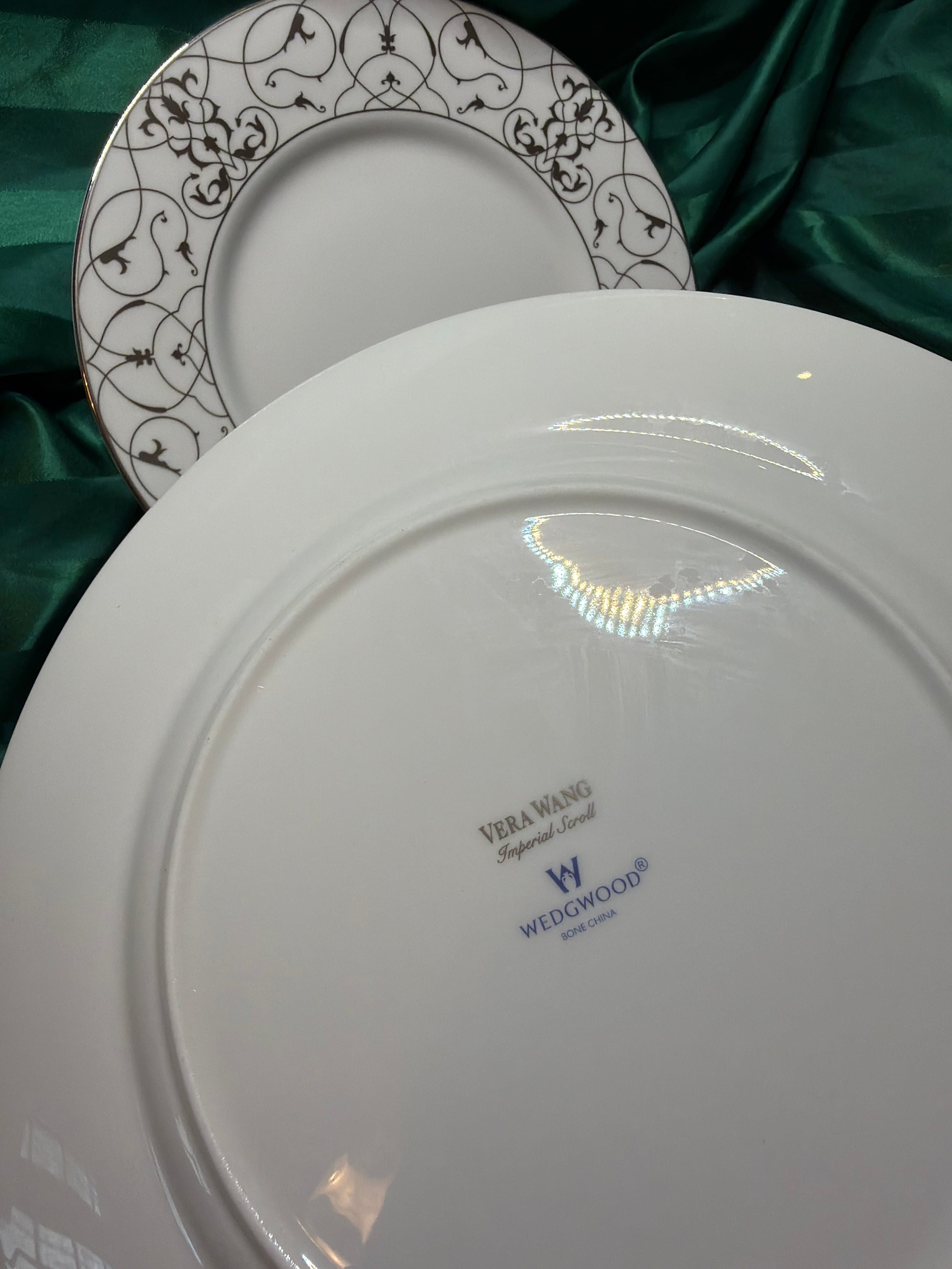 Vera Wang Wedgwood Imperial Scroll Plate Set - 2 Dinner & 2 Salad - Thumbnail 7