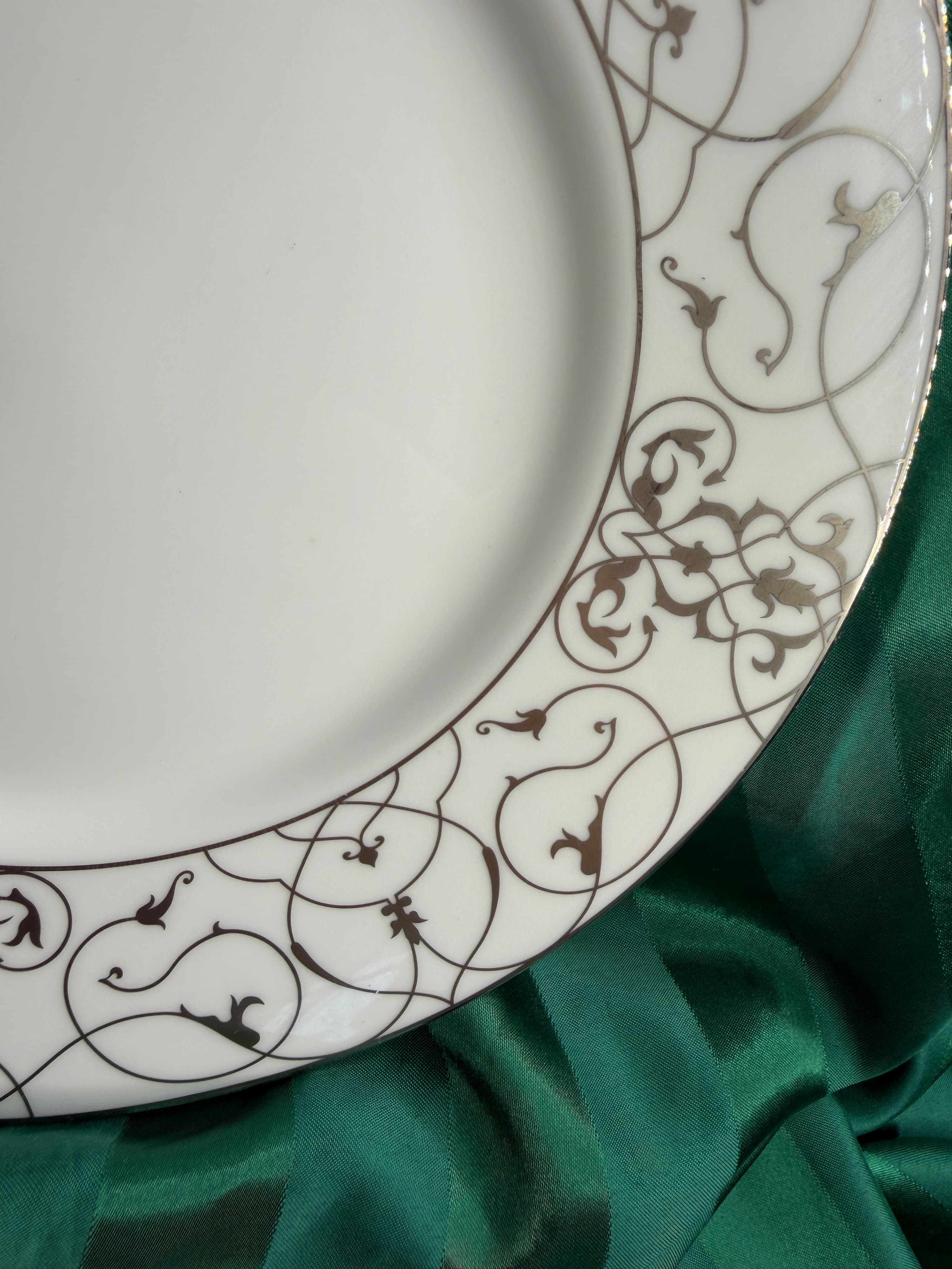 Vera Wang Wedgwood Imperial Scroll Plate Set - 2 Dinner & 2 Salad - Thumbnail 8