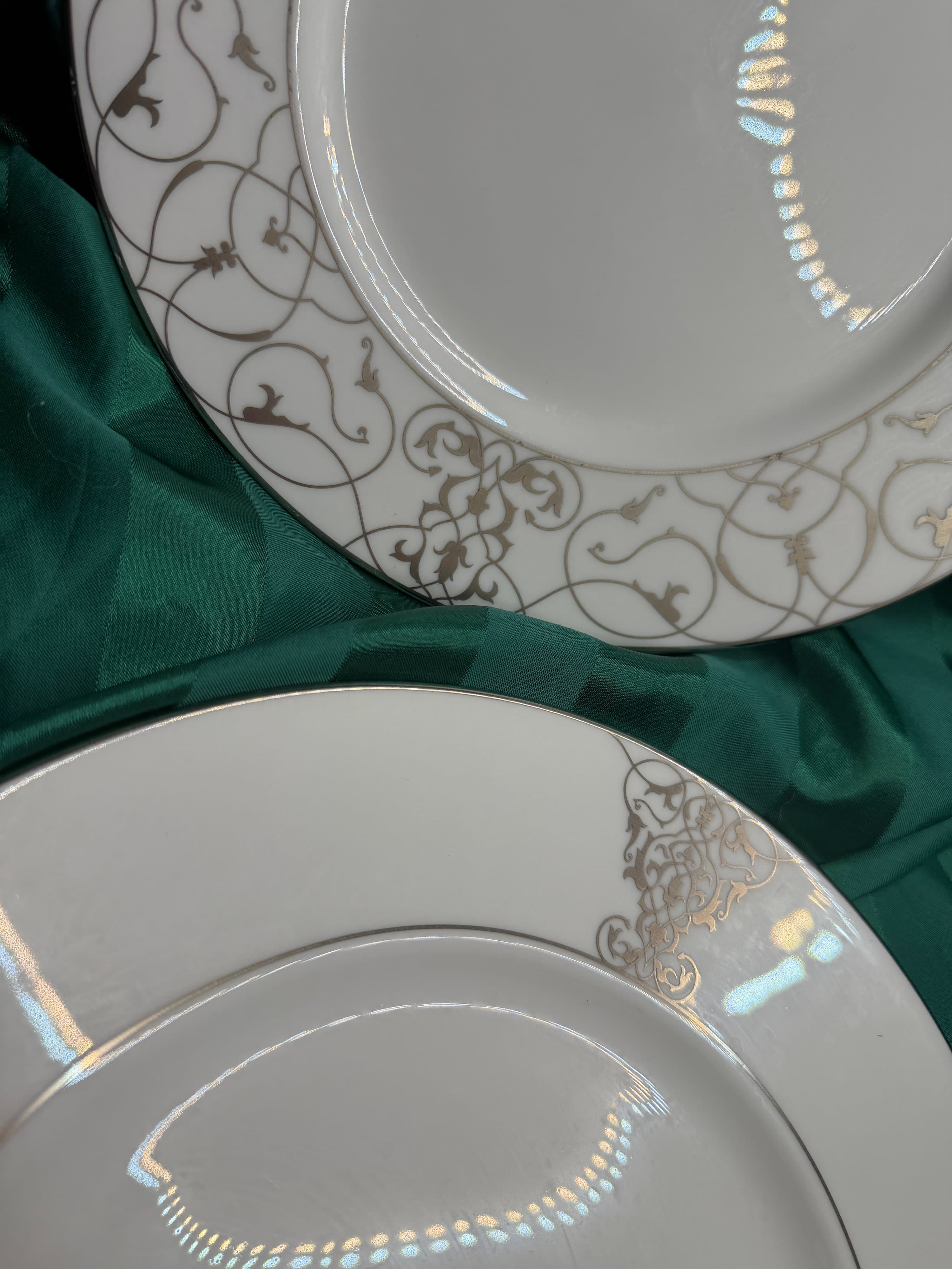 Vera Wang Wedgwood Imperial Scroll Plate Set - 2 Dinner & 2 Salad - Thumbnail 9