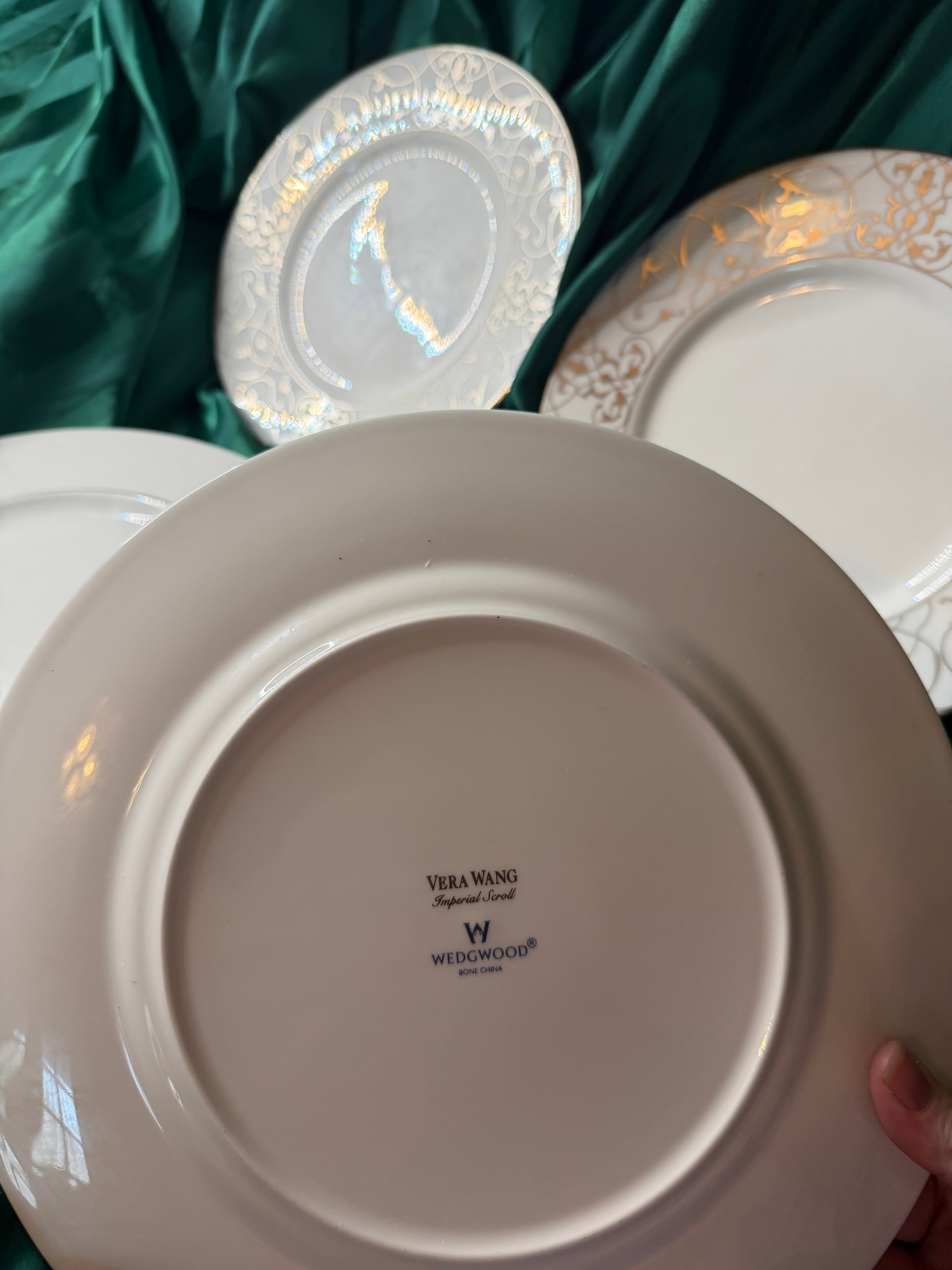 Vera Wang Wedgwood Imperial Scroll Plate Set - 2 Dinner & 2 Salad - Thumbnail 12