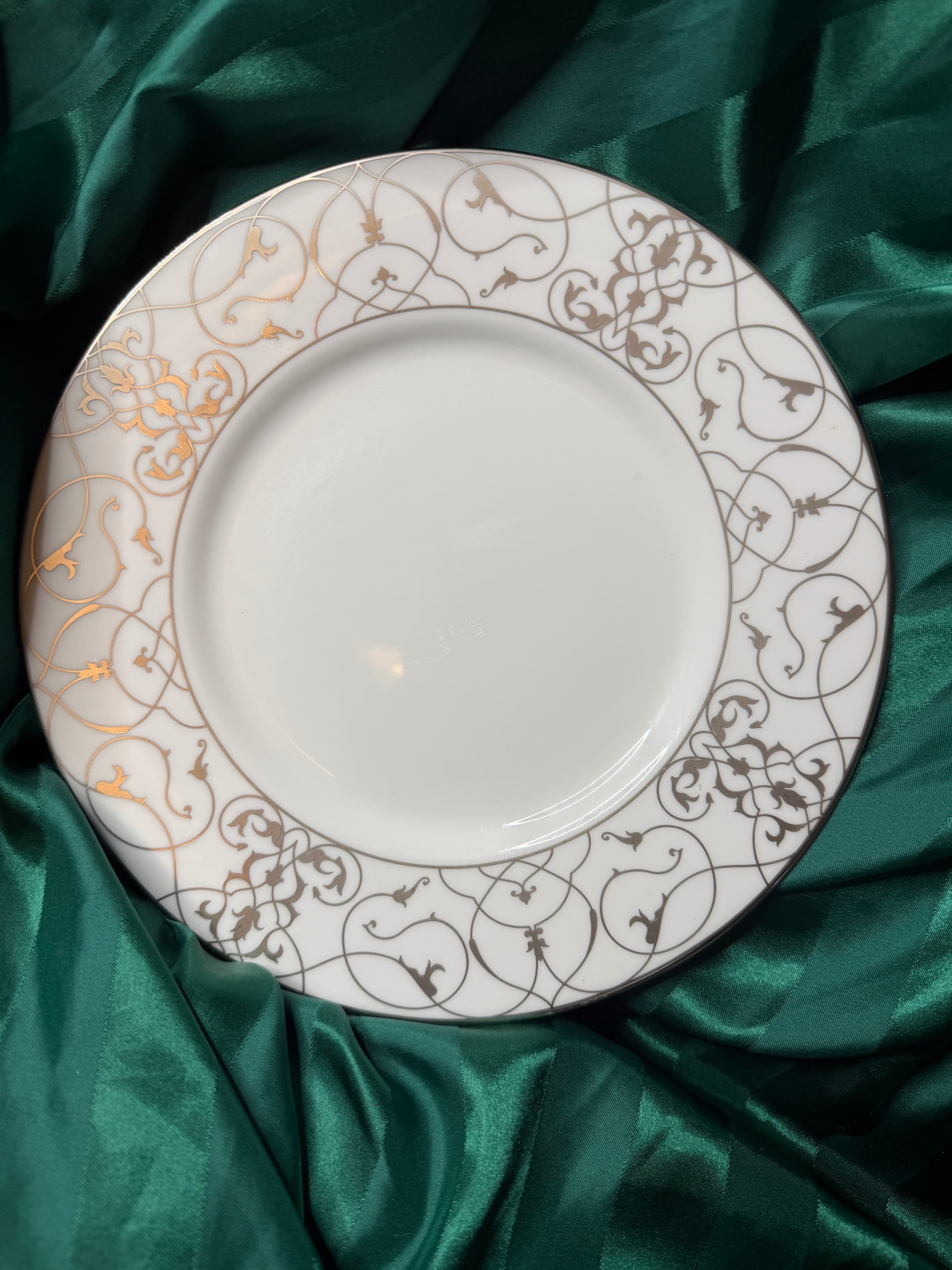 Vera Wang Wedgwood Imperial Scroll Plate Set - 2 Dinner & 2 Salad - Thumbnail 14