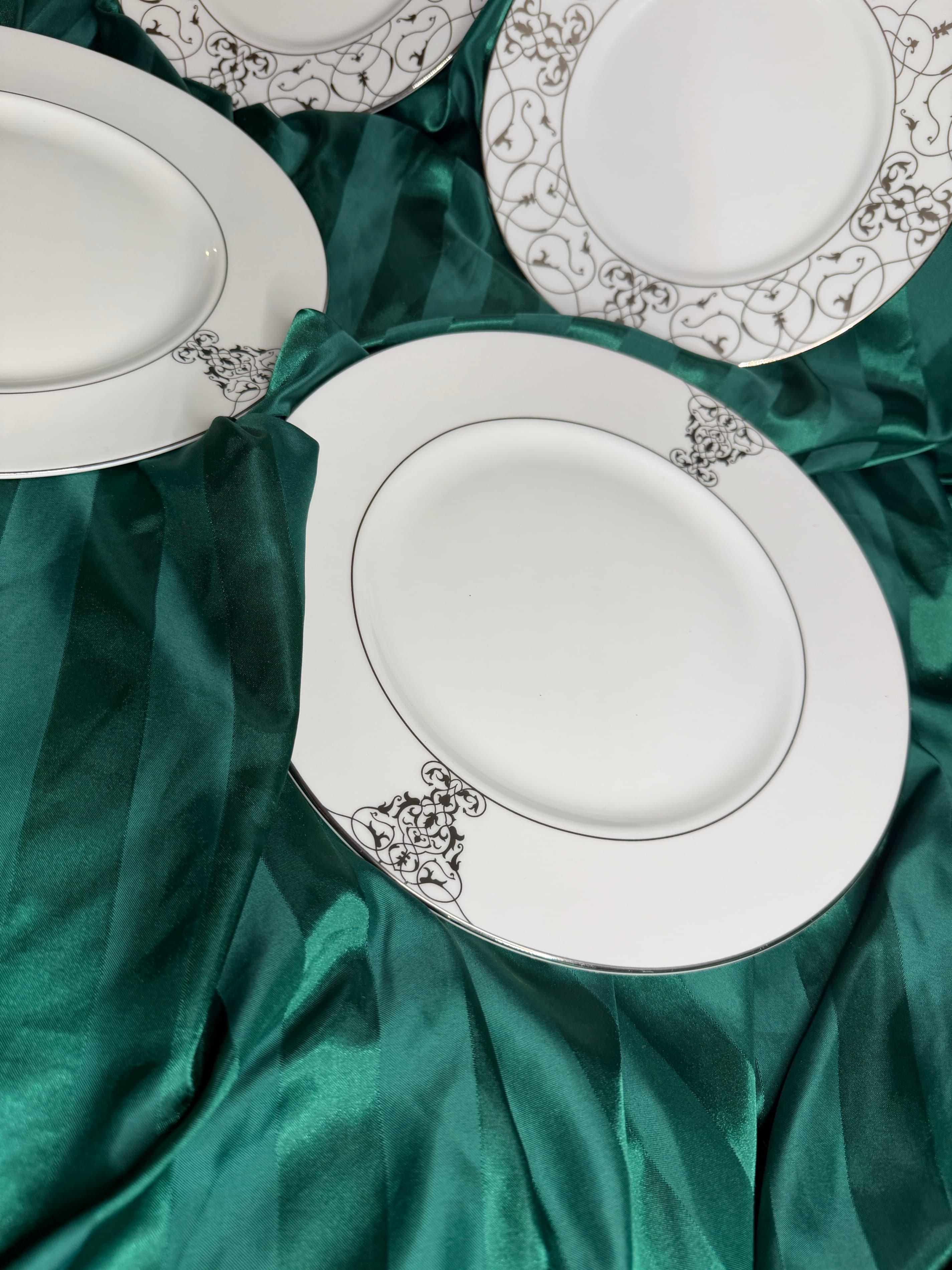 Vera Wang Wedgwood Imperial Scroll Plate Set - 2 Dinner & 2 Salad - Thumbnail 15