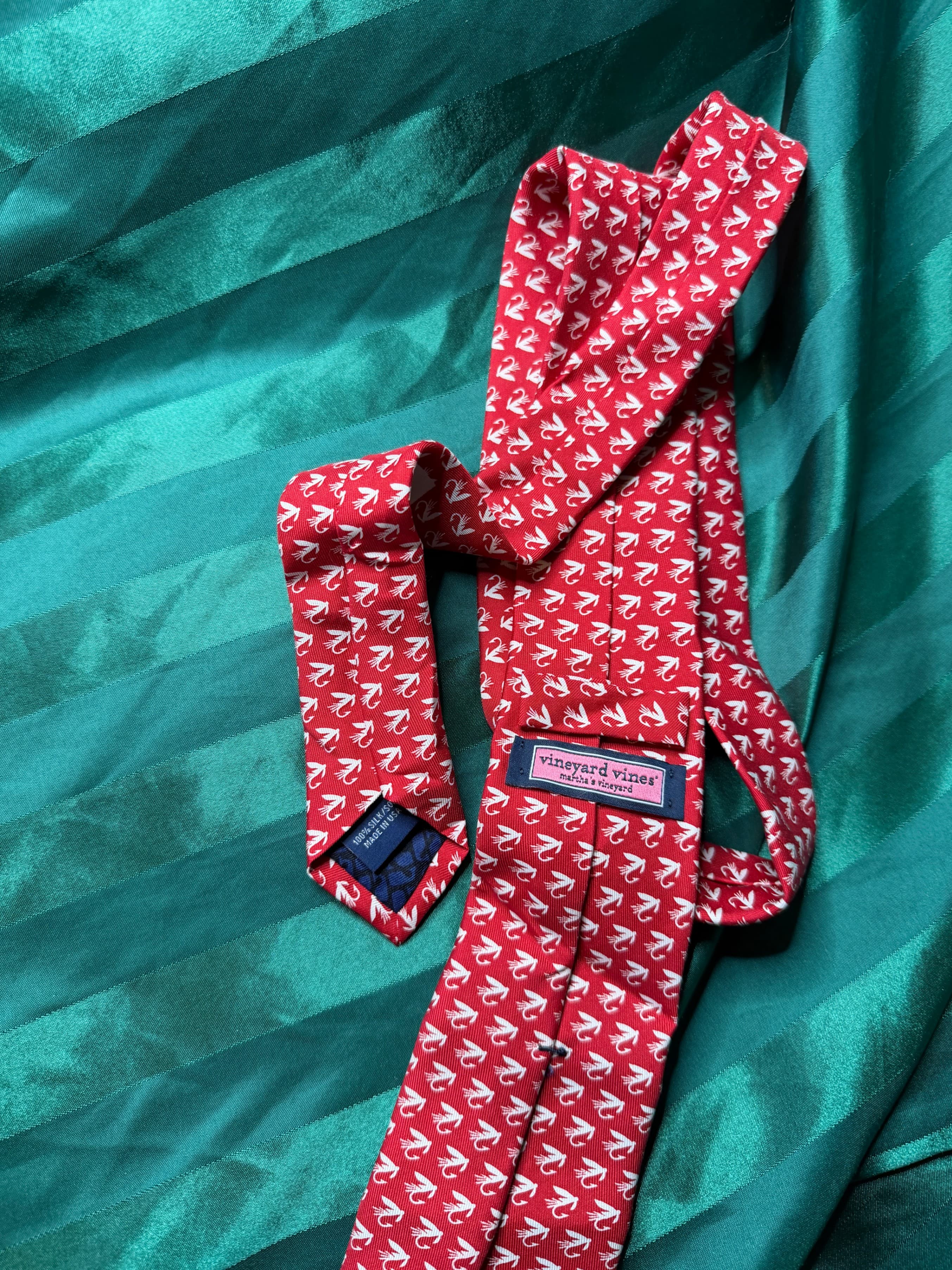 Rare Vintage Vineyard Vines Custom Silk Swan Necktie Crimson Red Shep & Ian - Thumbnail 3