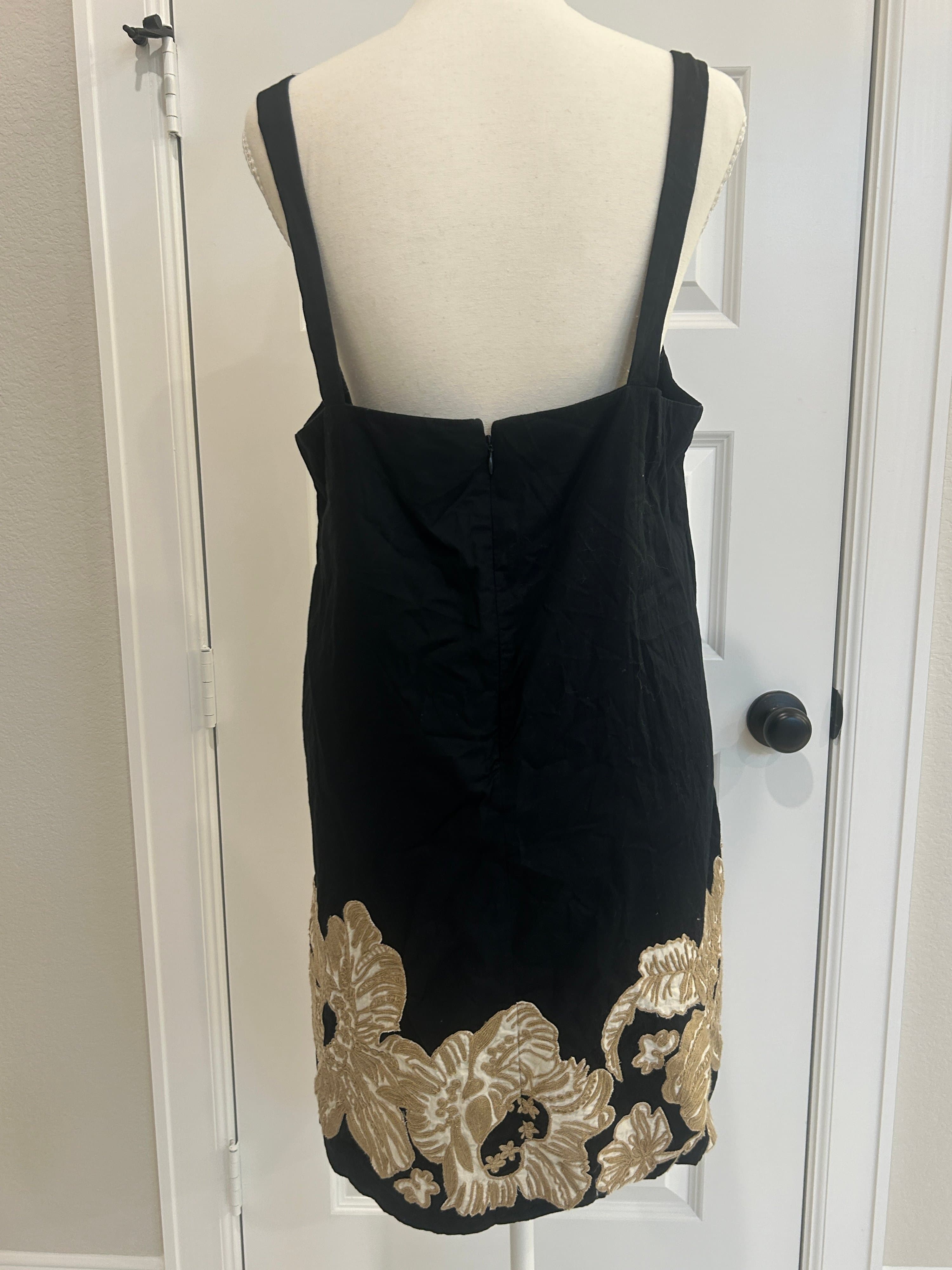 Black Floral Embroidered Sleeveless Dress - Thumbnail 3