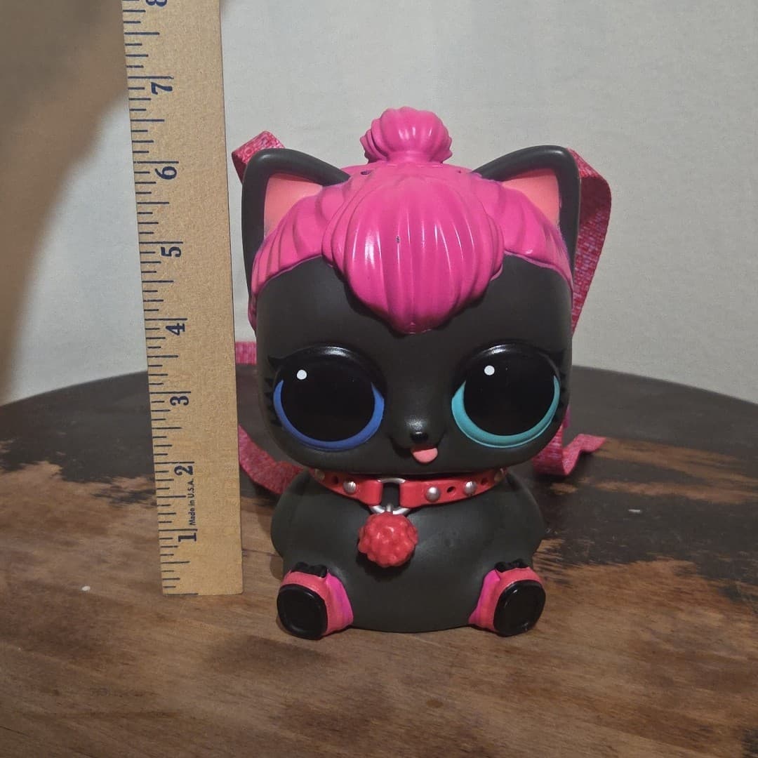 LOL Surprise Biggie Pet Pink Spicy Kitty 7” Tall Coin Bank Backpack Toy - Thumbnail 7