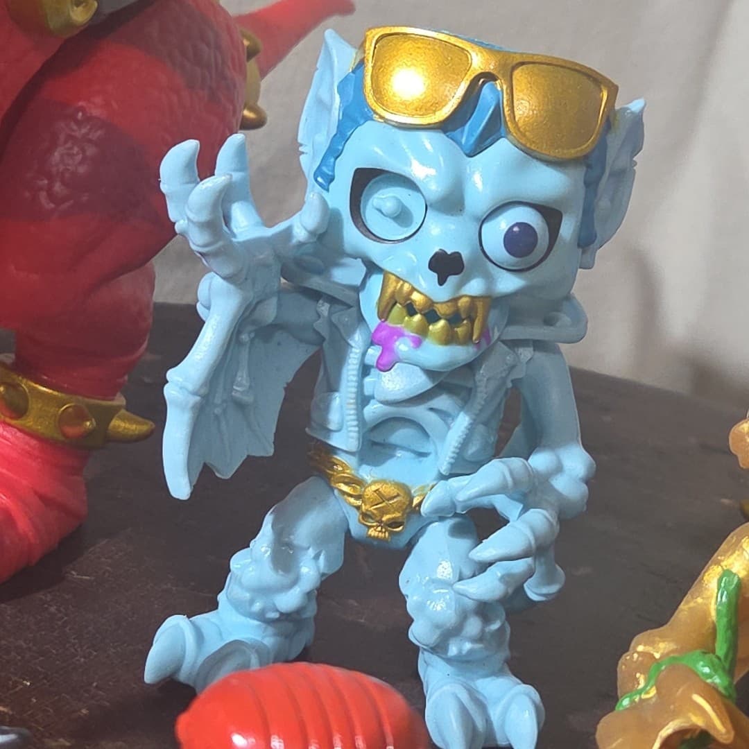 Large Lot of Treasure X Action Figures Aliens Monsters And Accessories - Thumbnail 8