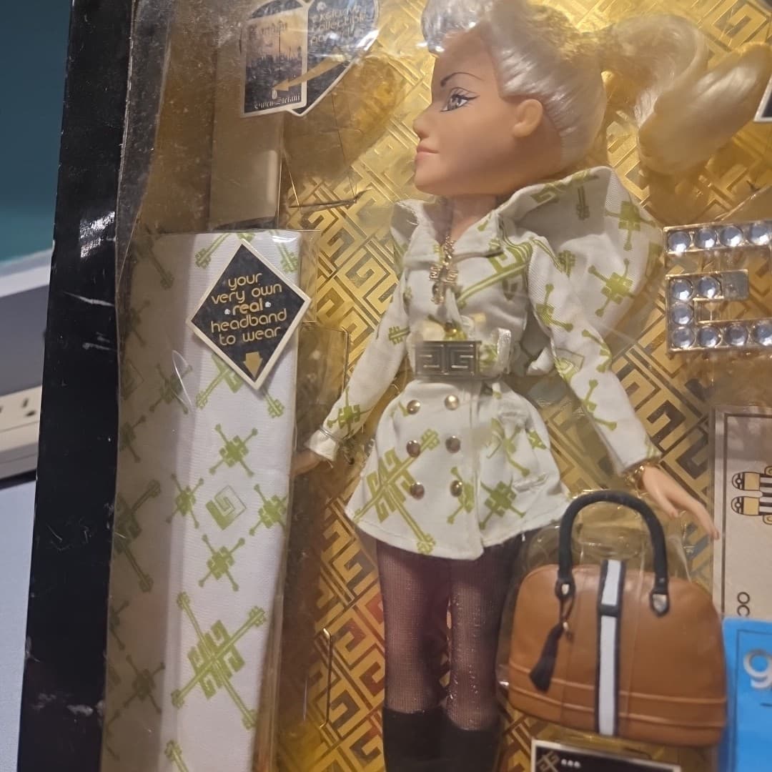 Gwen Stefani Wind It Up Doll The Sweet Escape Huckleberry 2007 - Thumbnail 6