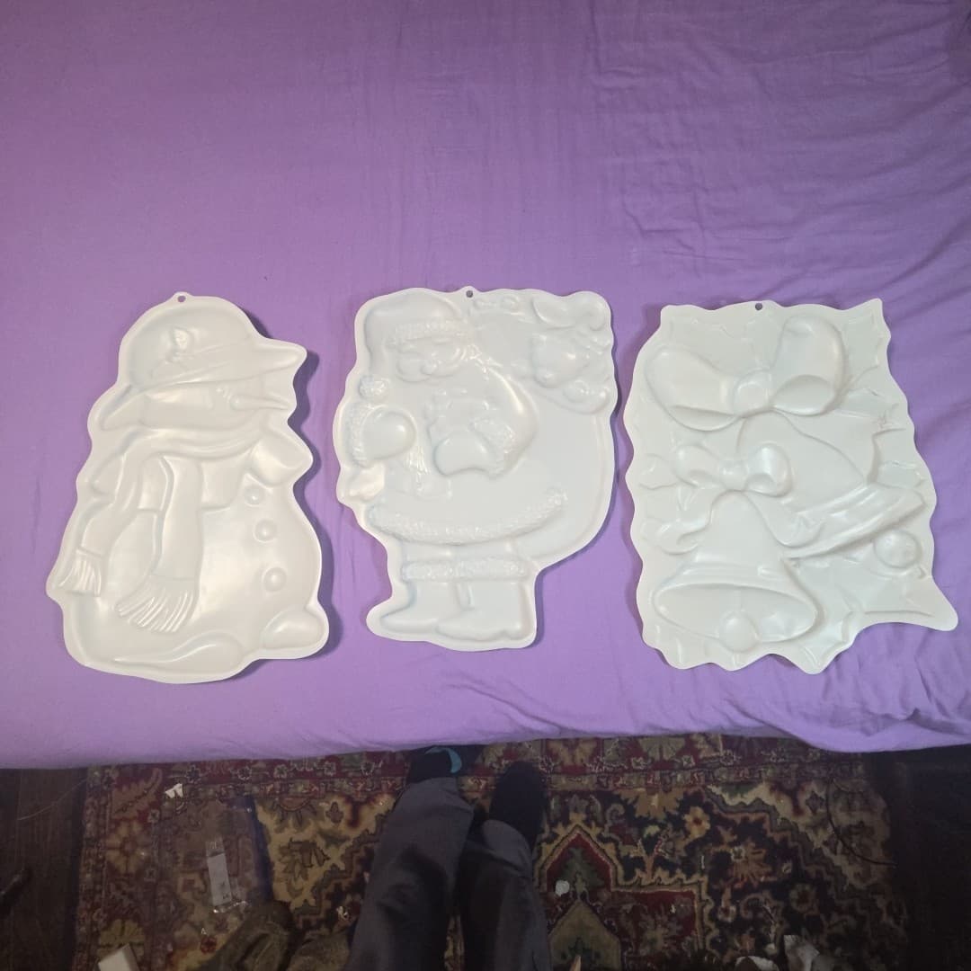 3 Vintage 20" Molded Plastic 3D Christmas Wall Decoration BELLS SANTA FROSTY - Thumbnail 18