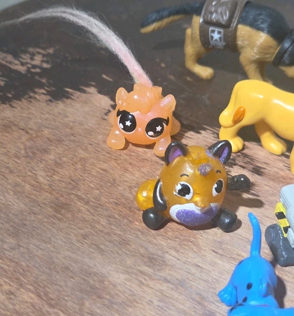 Mixed Bag Of Animal Toys And Figurines - Thumbnail 3