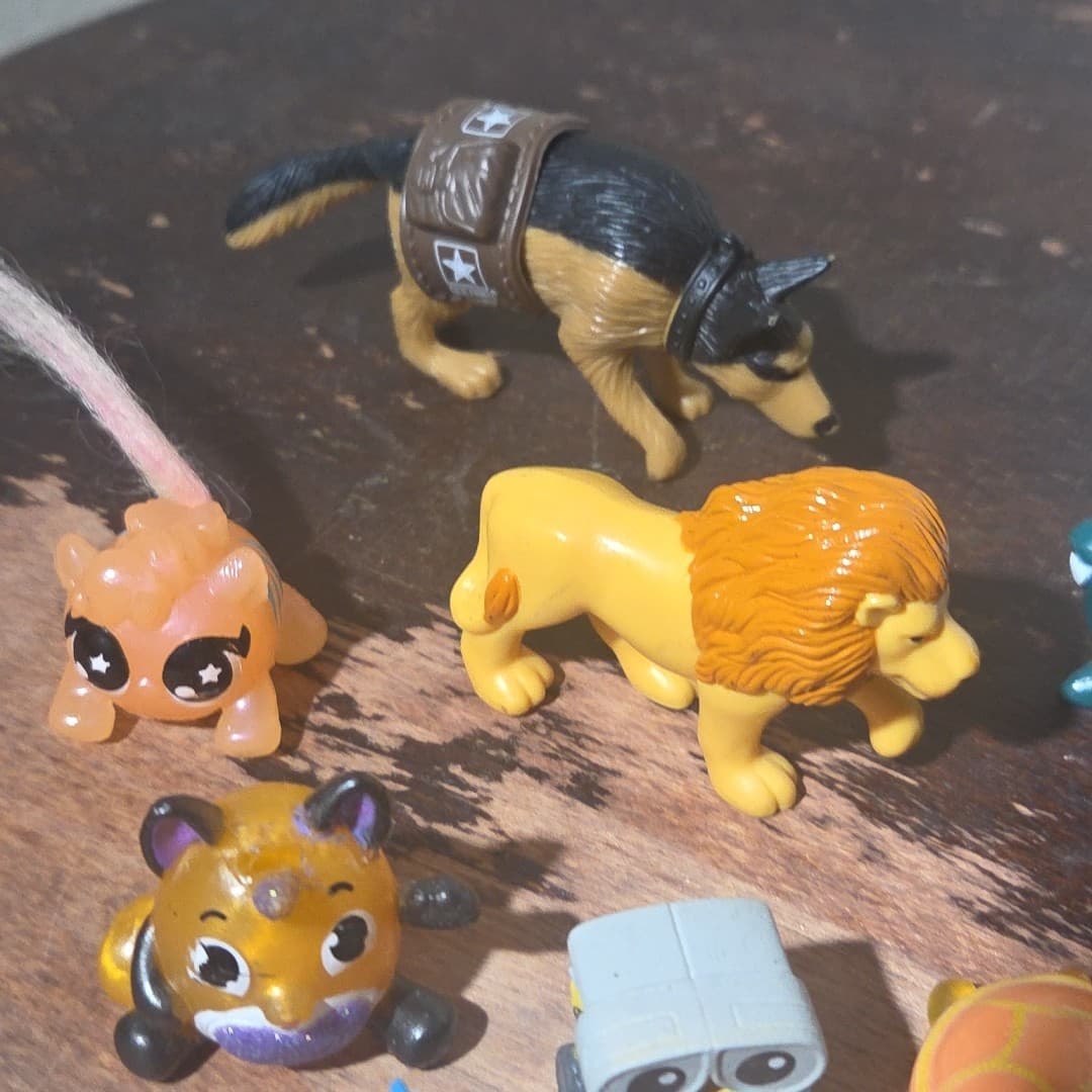 Mixed Bag Of Animal Toys And Figurines - Thumbnail 4