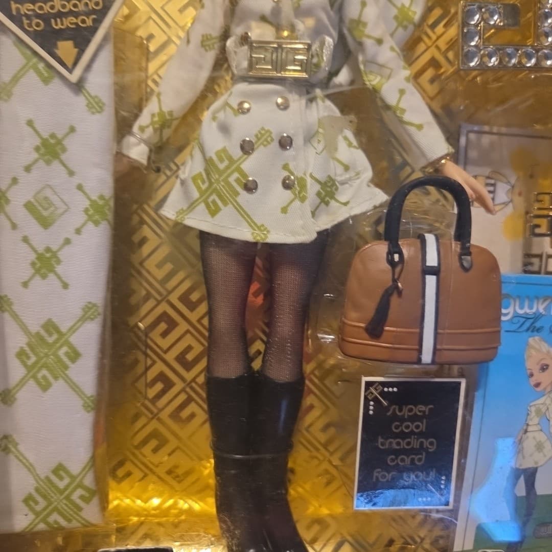 Gwen Stefani Wind It Up Doll The Sweet Escape Huckleberry 2007 - Thumbnail 3