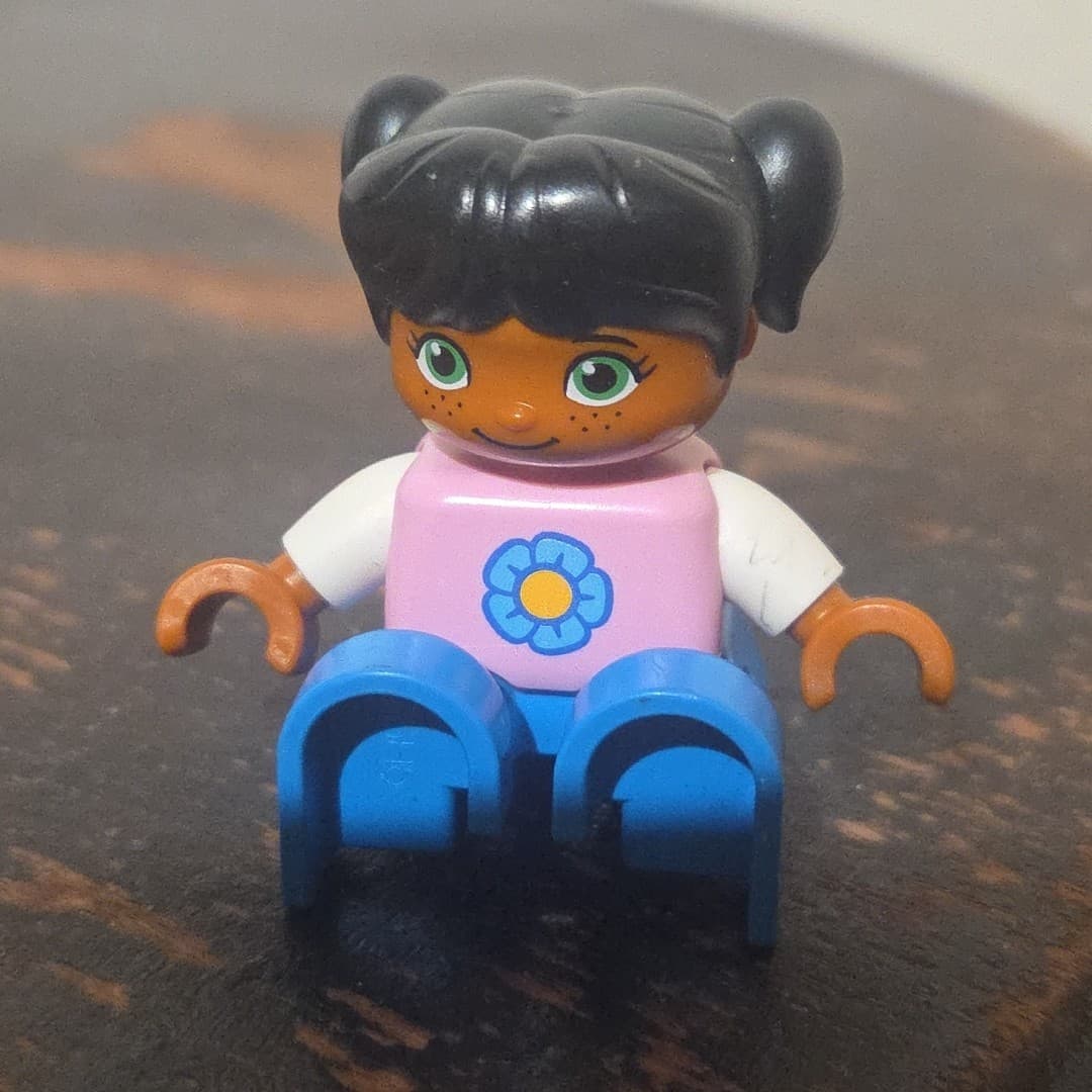 Lego Duplo African American Toddler Girl Daughter Blue Pants Figure - Thumbnail 4