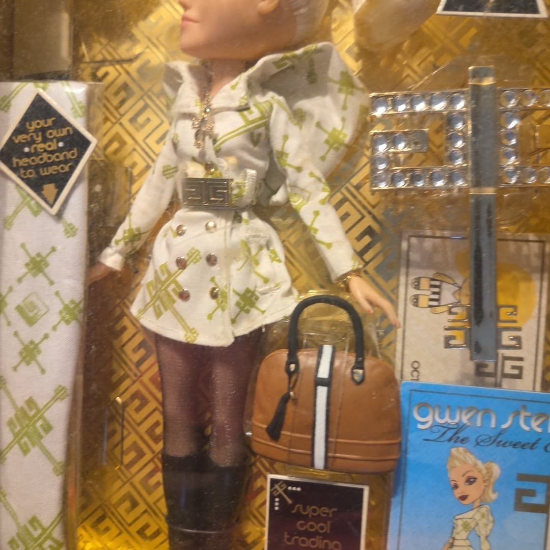 Gwen Stefani Wind It Up Doll The Sweet Escape Huckleberry 2007 - Thumbnail 5