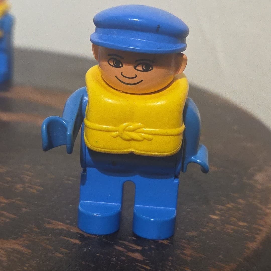 Lego Duplo Figure Man Blue w/ blue cap & yellow life vest Vintage - Thumbnail 4