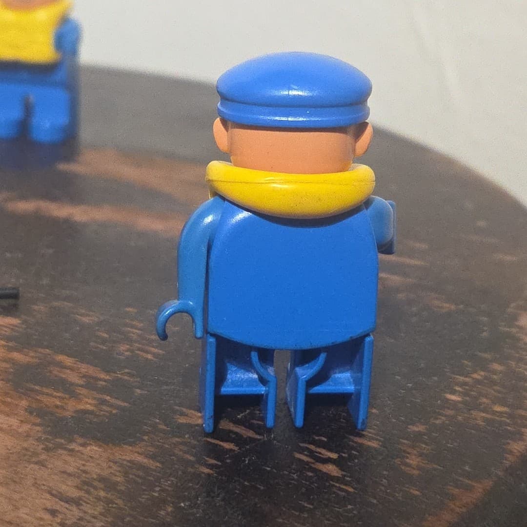 Lego Duplo Figure Man Blue w/ blue cap & yellow life vest Vintage - Thumbnail 3