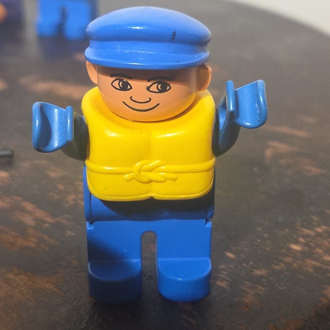 Lego Duplo Figure Man Blue w/ blue cap & yellow life vest Vintage - Thumbnail 5