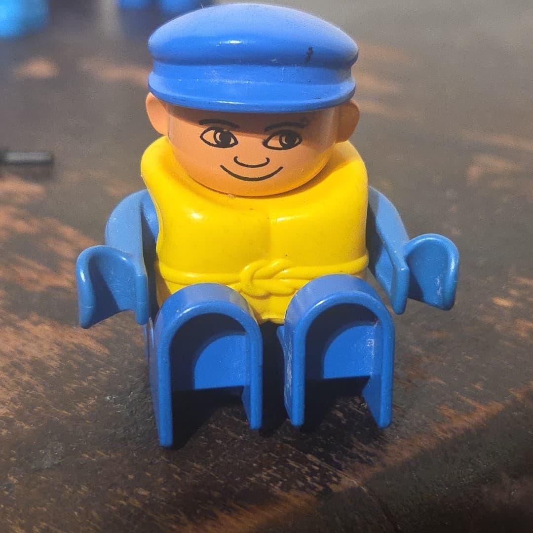 Lego Duplo Figure Man Blue w/ blue cap & yellow life vest Vintage - Thumbnail 6
