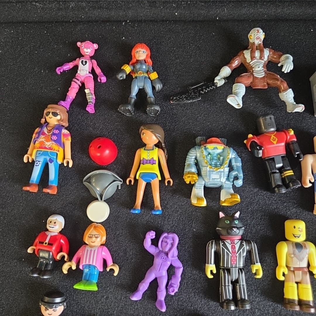 Mixed Lot: Roblox, Rikenbox, Brio, Megablok, Power Ranger, Fortnite, Playskool - Thumbnail 4