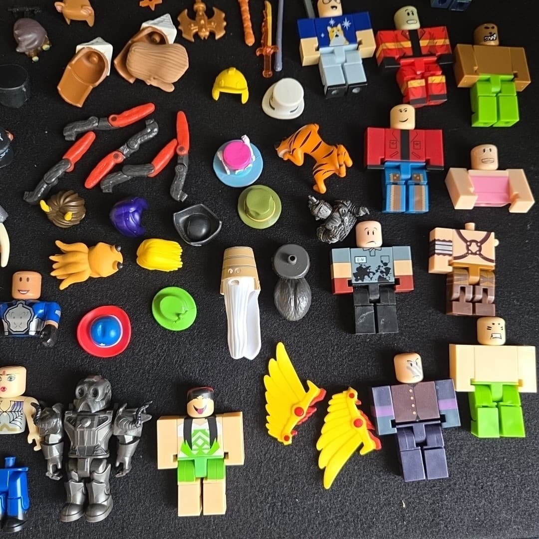 Mixed Lot: Roblox, Rikenbox, Brio, Megablok, Power Ranger, Fortnite, Playskool - Thumbnail 9
