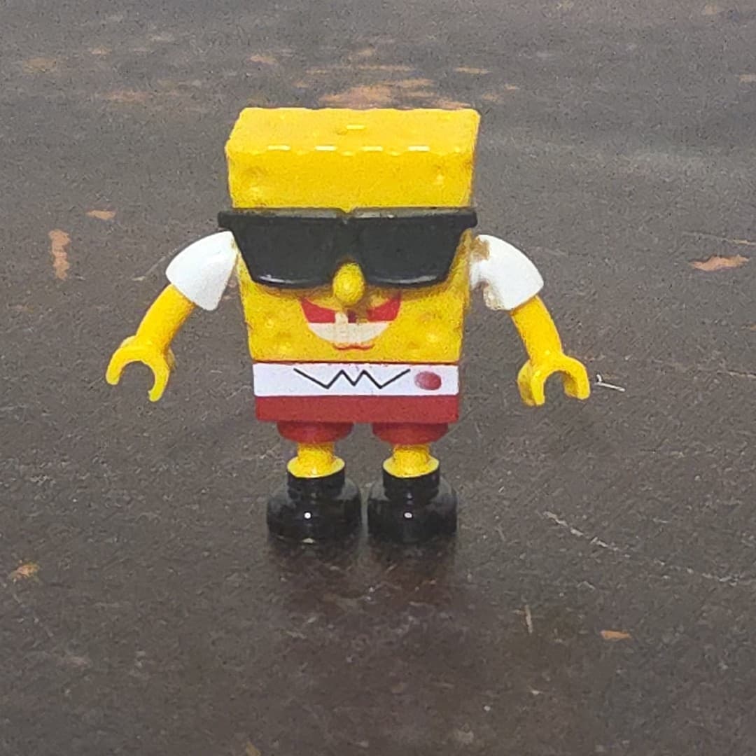1.25" SPONGEBOB MINI FIGURE: FROM MEGA CONSTRUX BEACH RESORT- 2014 - Thumbnail 5