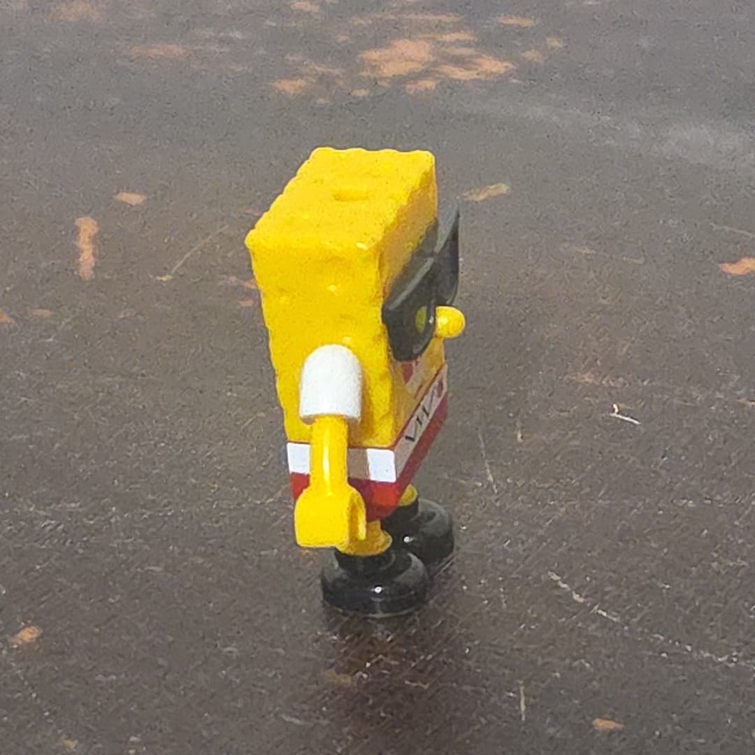 1.25" SPONGEBOB MINI FIGURE: FROM MEGA CONSTRUX BEACH RESORT- 2014 - Thumbnail 4