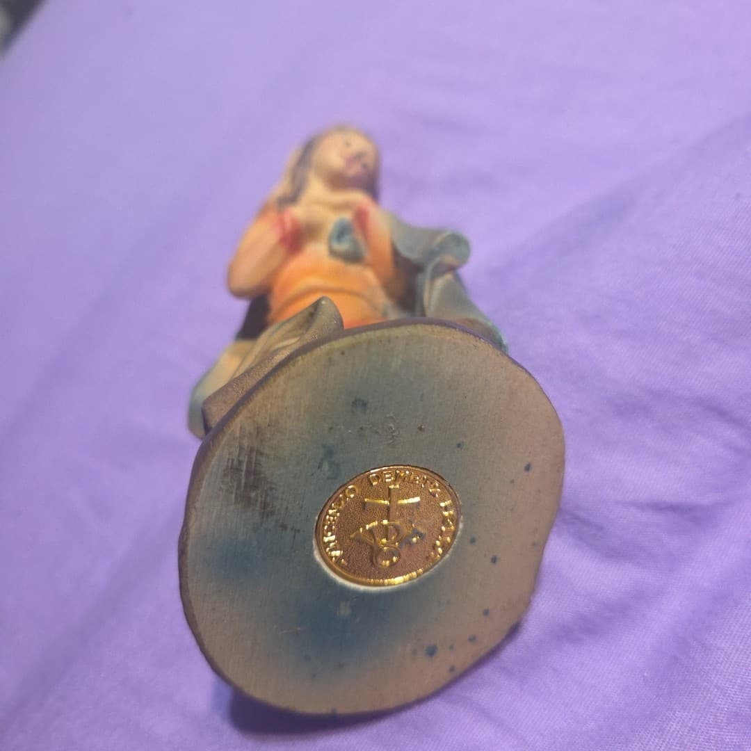 VINTAGE NATIVITY KNEELING Virgin MARY FIGURE CHRISTMAS Resin Figurine - Thumbnail 6