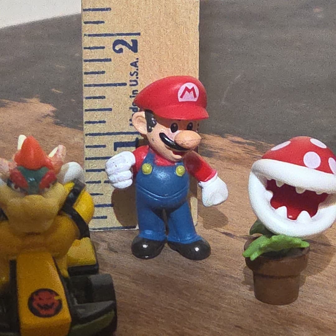 6pcs Super Mario Bros Figures & Hotwheels: Bowser, Mario, Yoshi, plus more - Thumbnail 3