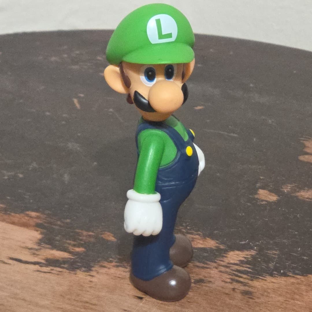 6pcs Super Mario Bros Figures & Hotwheels: Bowser, Mario, Yoshi, plus more - Thumbnail 7