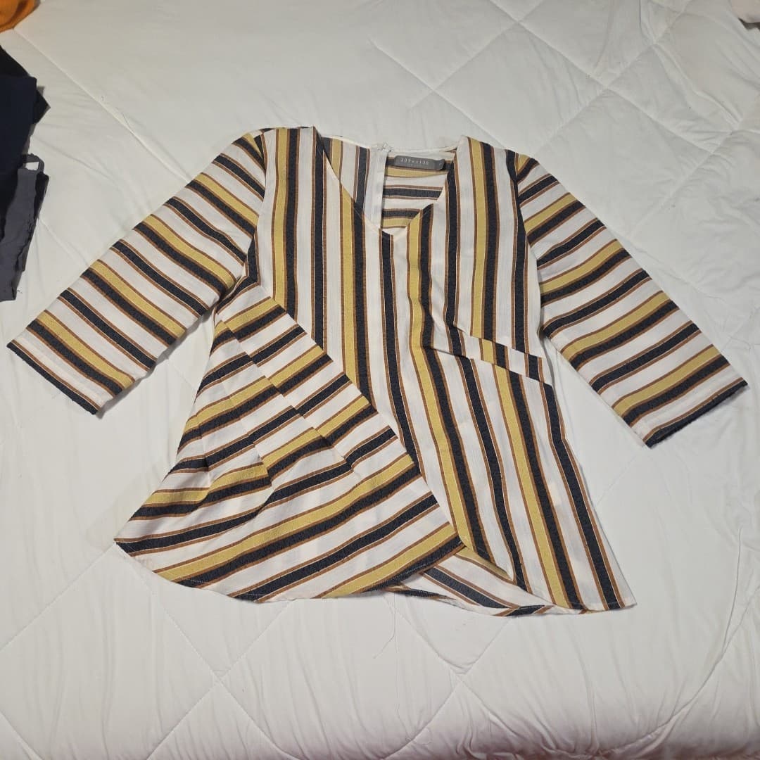 Striped Line Blend Vneck Shirt Back Zips 3/4 Sleeve Size S