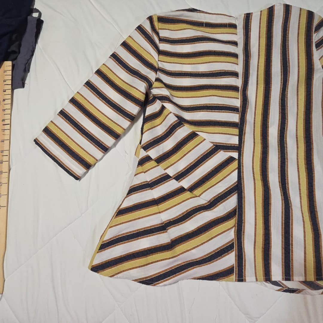 Striped Line Blend Vneck Shirt Back Zips 3/4 Sleeve Size S - Thumbnail 9