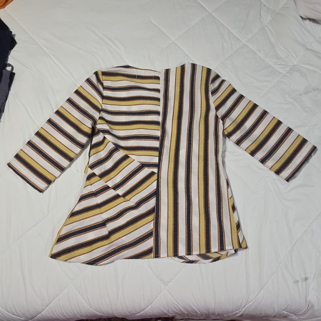 Striped Line Blend Vneck Shirt Back Zips 3/4 Sleeve Size S - Thumbnail 3