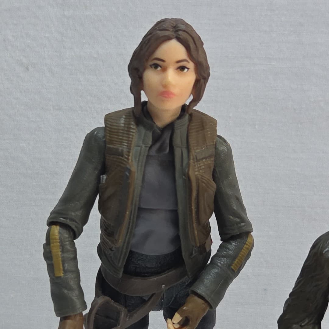 Star Wars 5' JYN ERSO And 4.75' Chewbacca - Thumbnail 2