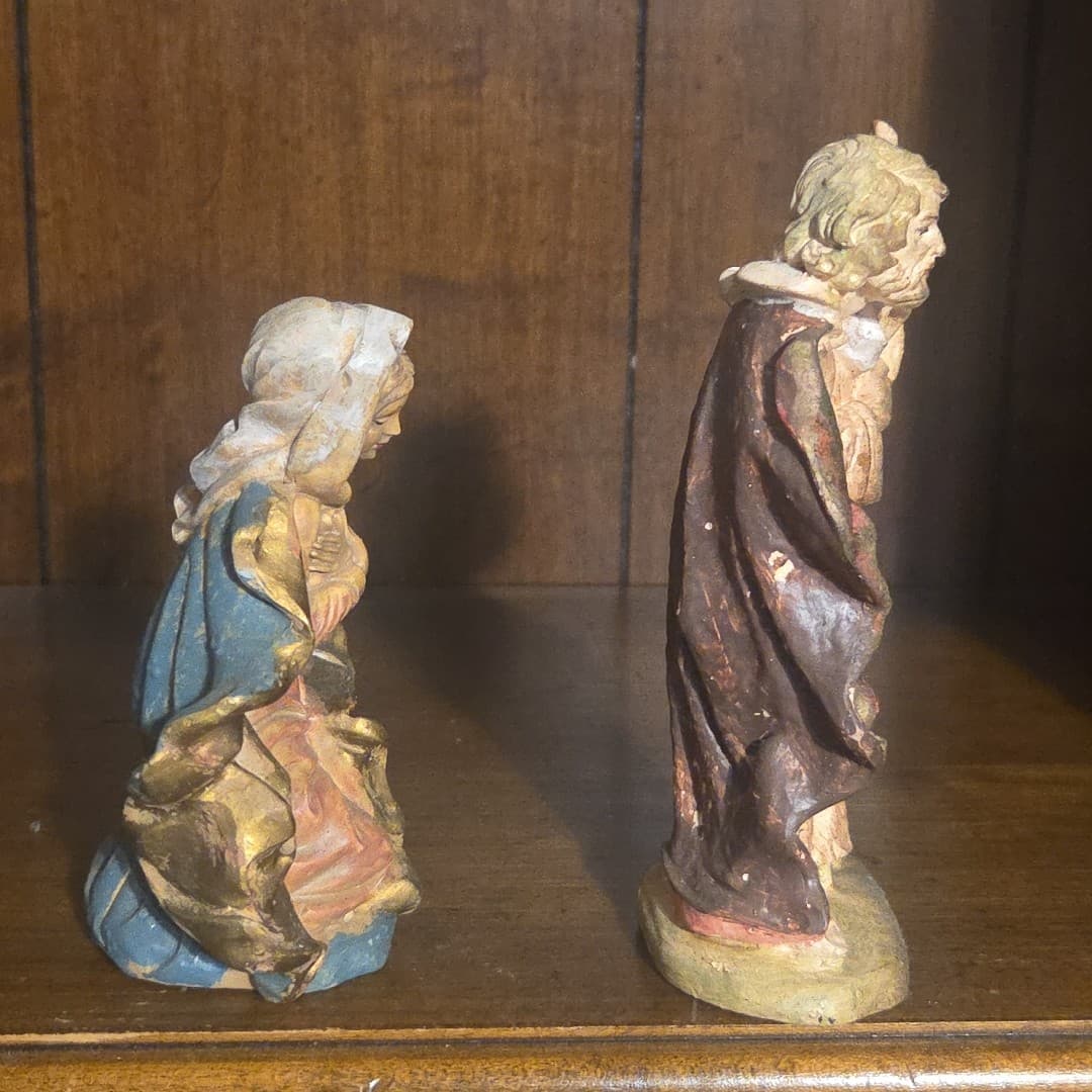 Vintage Resin Nativity Scene Hand Painted 2 Pieces - Thumbnail 4