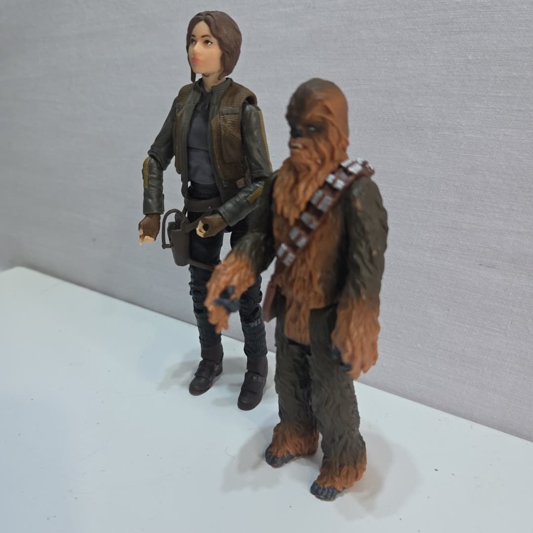Star Wars 5' JYN ERSO And 4.75' Chewbacca - Thumbnail 6