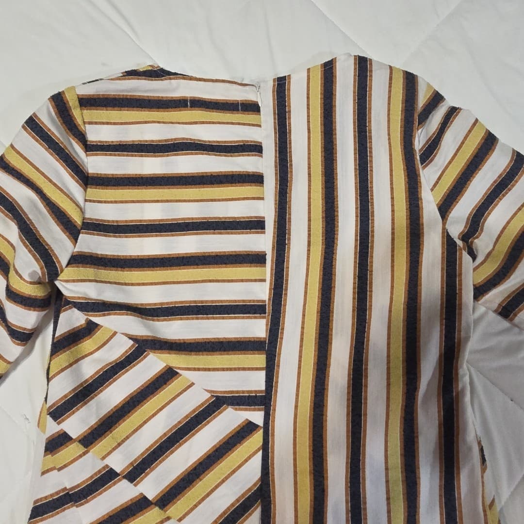 Striped Line Blend Vneck Shirt Back Zips 3/4 Sleeve Size S - Thumbnail 2