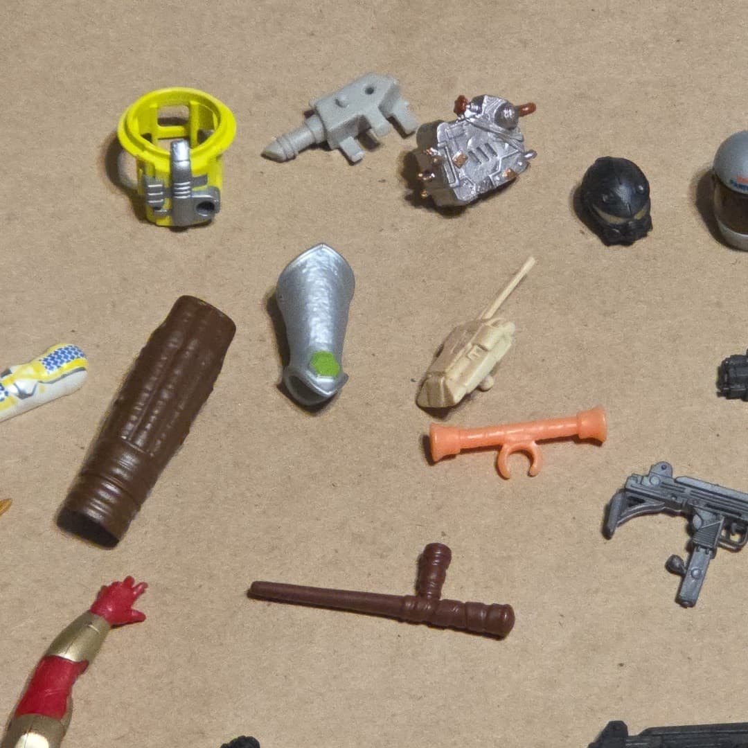 ACTION FIGURE ACCESSORIES LOT OF 38 TOY HAND GUNS RIFLES WEAPONS And More - Thumbnail 2