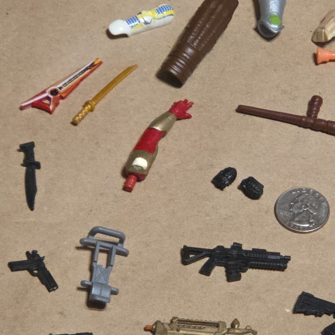ACTION FIGURE ACCESSORIES LOT OF 38 TOY HAND GUNS RIFLES WEAPONS And More - Thumbnail 3