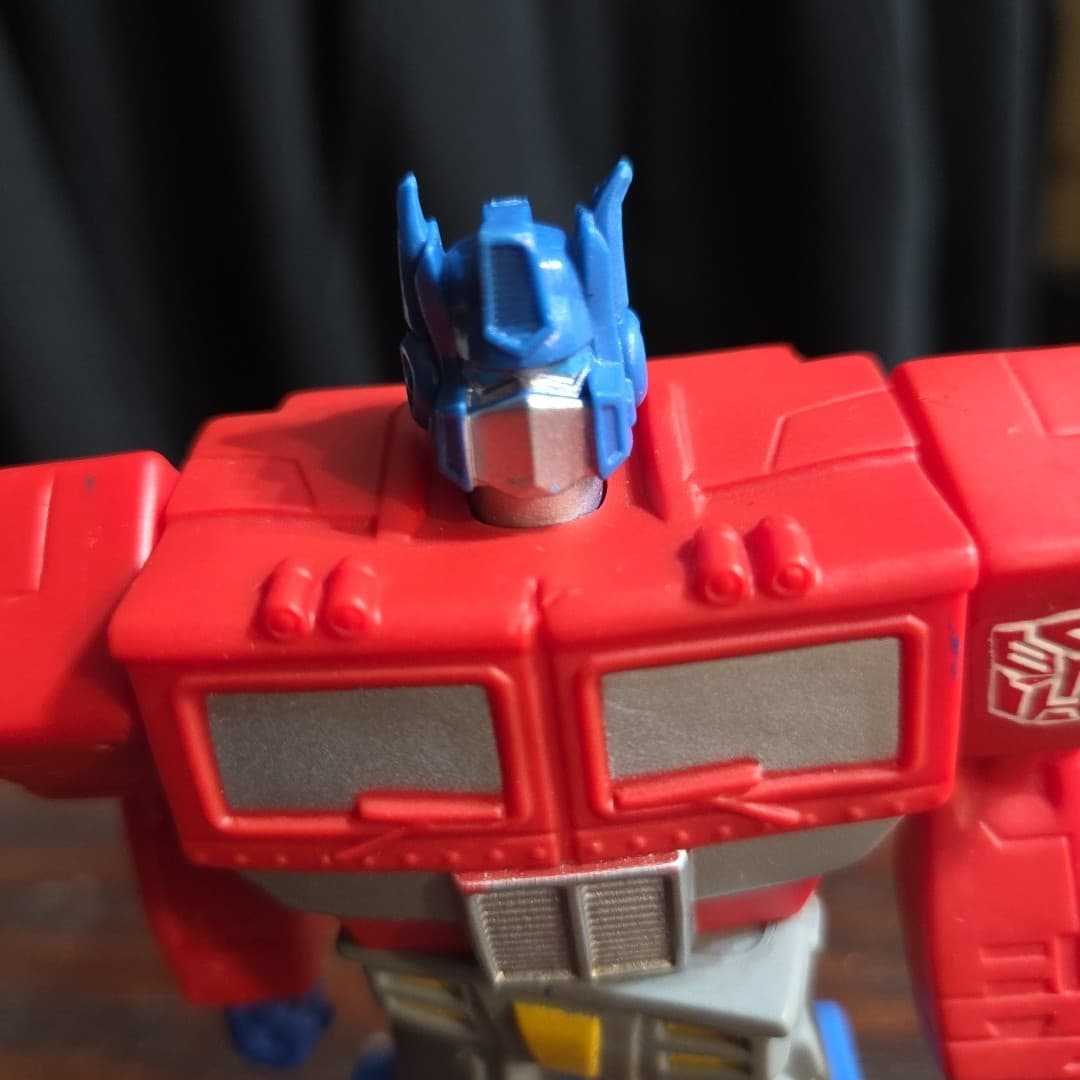 Transformers - 2013 Exclusive Titan Guardians- Optimus Prime Action Figure - Thumbnail 5