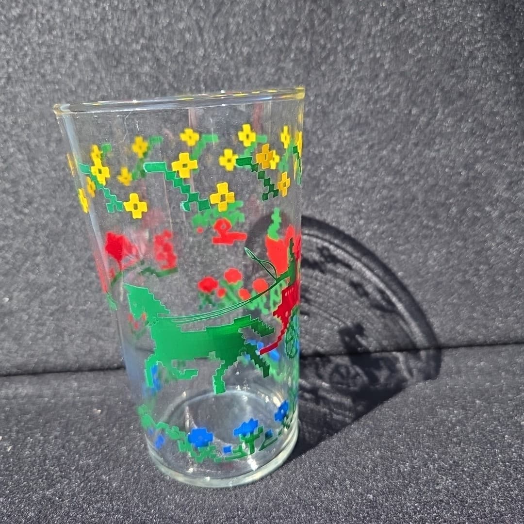 Vintage Federal Glass Co. 5" Glass: Yellow, Blue, Red, Green, Horse & Buggy - Thumbnail 4