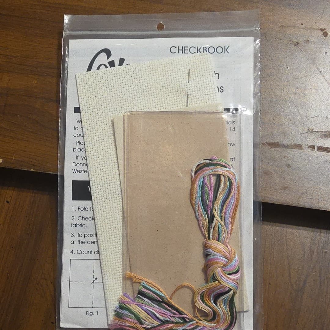 Donna Gallagher Counted Cross Stitch Kit Checkbook Cover BEARS Runnin On Empty - Thumbnail 6