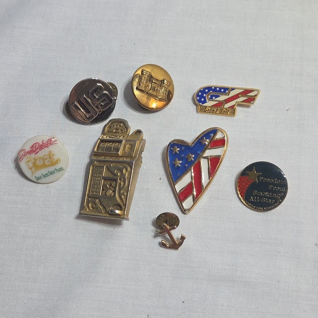 Mixed Lot of 8 Vintage American Pride & Military Pins