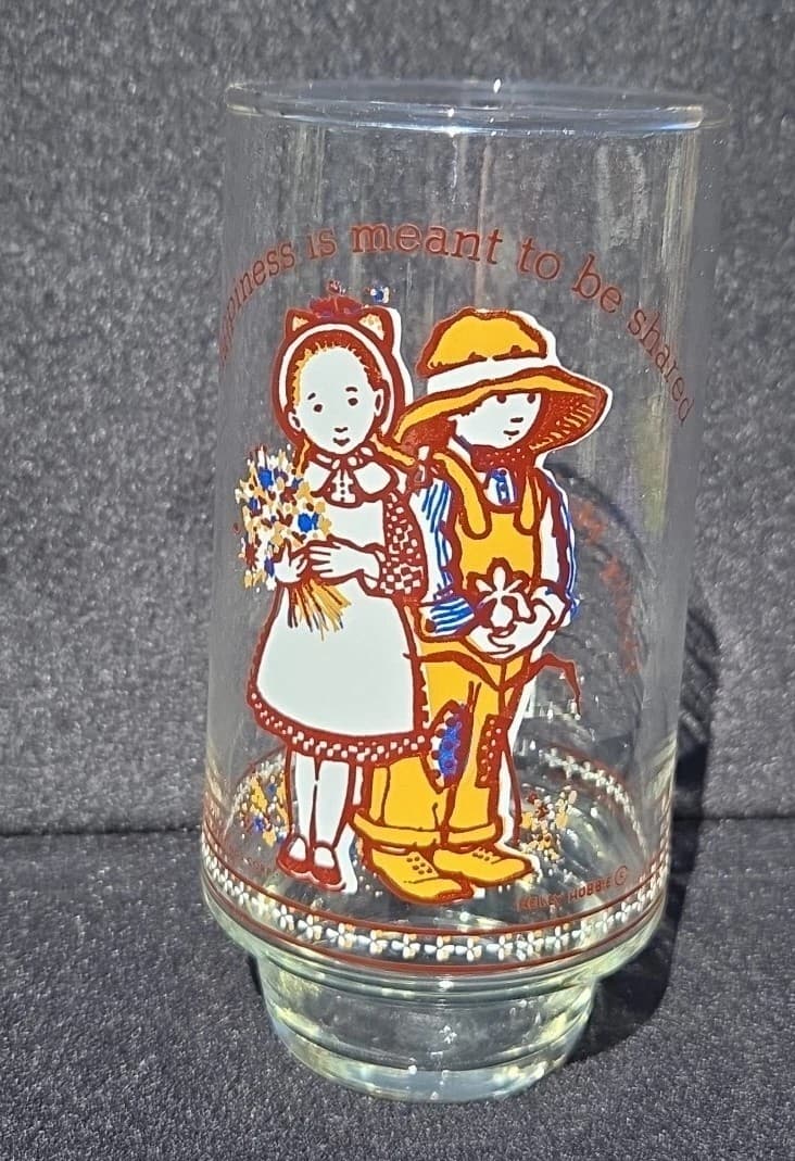 HOLLY HOBBIE 'Happiness is Meant to be Shared' 12oz Coca Cola Glass VTG