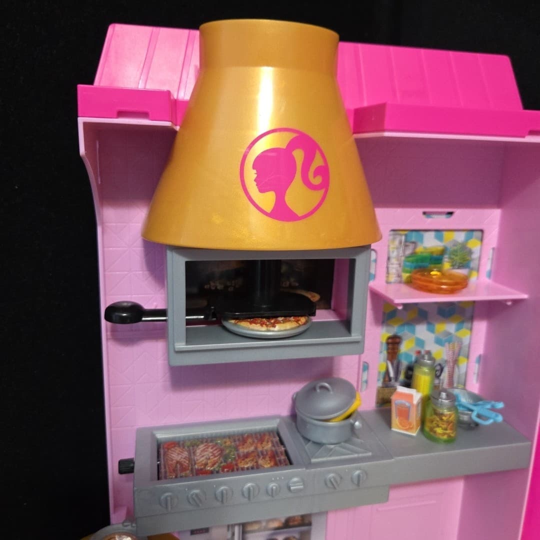Barbie Cook N Grill Restaurant Doll Play Set 2020 Mattel Incomplete - Thumbnail 2