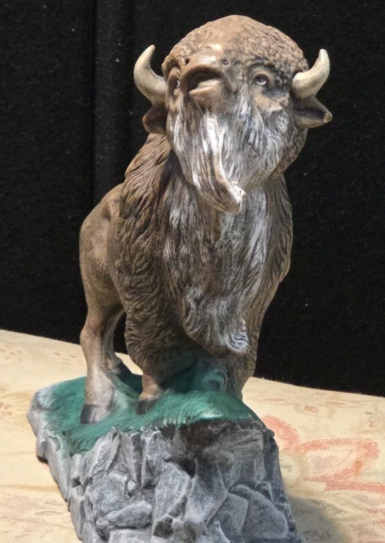 Vintage American Buffalo Porcelain Statue Figurine On A Rock Ledge Base 9' Model - Thumbnail 5