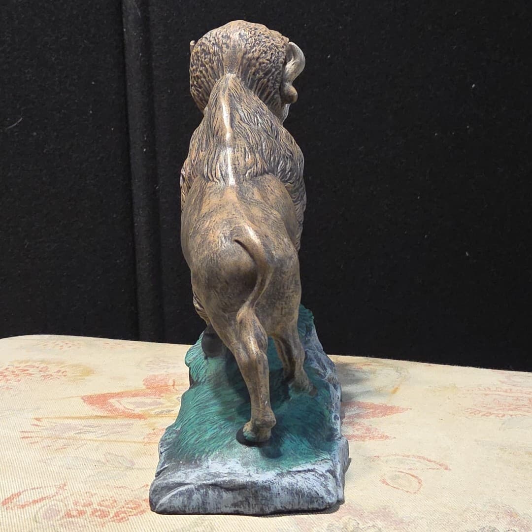 Vintage American Buffalo Porcelain Statue Figurine On A Rock Ledge Base 9' Model - Thumbnail 15