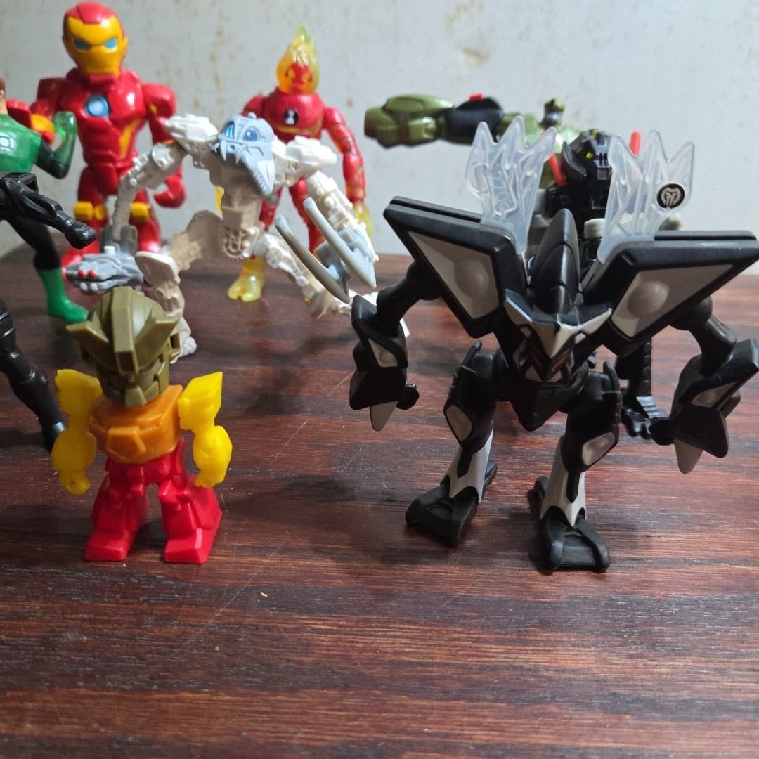 Super Hero Toy Action Figures Mixed lot of 10 - Happy Meal Toys - Thumbnail 3