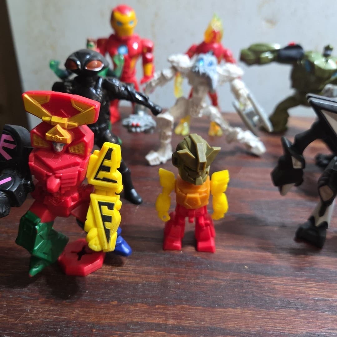 Super Hero Toy Action Figures Mixed lot of 10 - Happy Meal Toys - Thumbnail 2