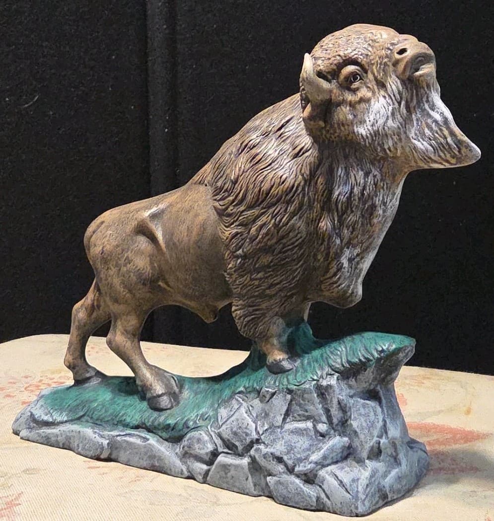 Vintage American Buffalo Porcelain Statue Figurine On A Rock Ledge Base 9' Model - Thumbnail 7
